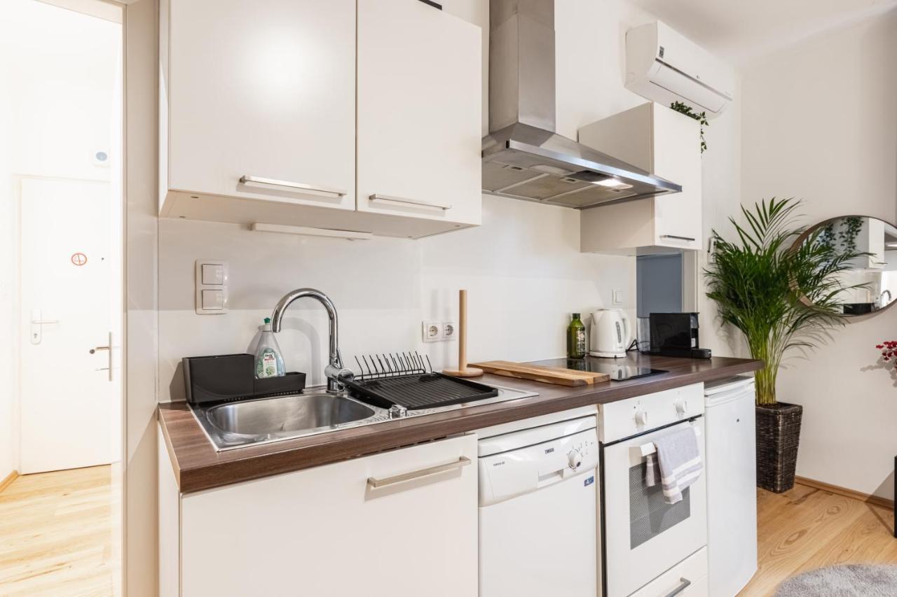 Cozy Studio Apartment Located In Vienna'S Vibrant City Center Kültér fotó